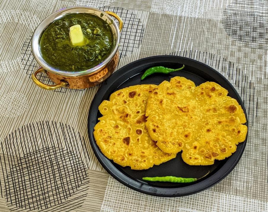 Sarso ka saag and makke di roti
