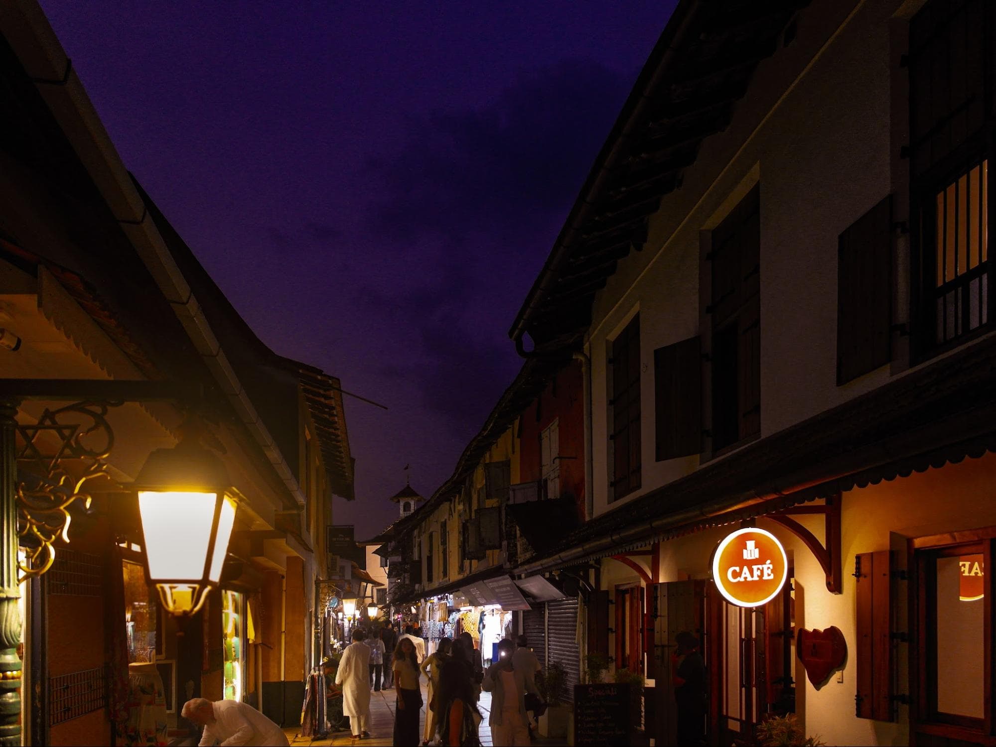 Nightlife at the port city Kochi